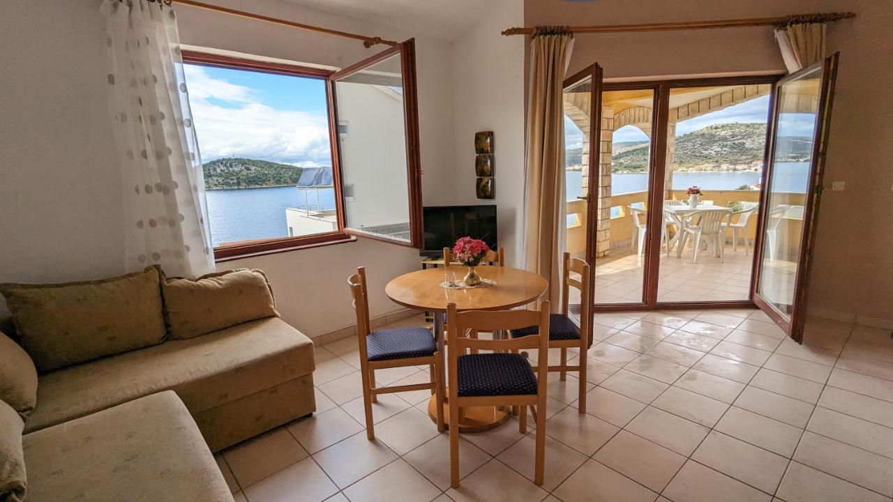 Apartments Dario Ražanj Eksteriør bilde